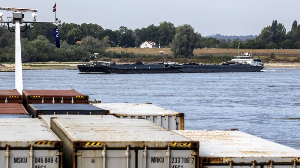 Drought exposes the economic value of Dutch waterways