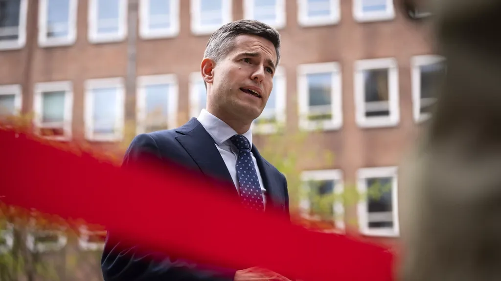 Berendsen summons Israeli ambassador over expulsion of diplomats