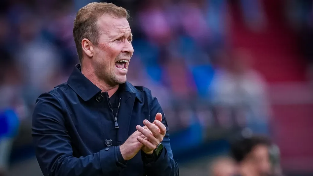 Kruys replaces sacked Hoefkens as NAC head coach
