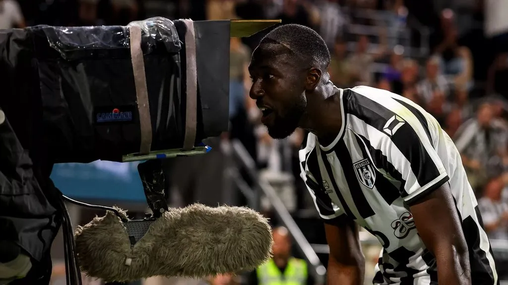 Heracles striker N'Djoli back in the spotlight, Breda stands by Seuntjens in a difficult time