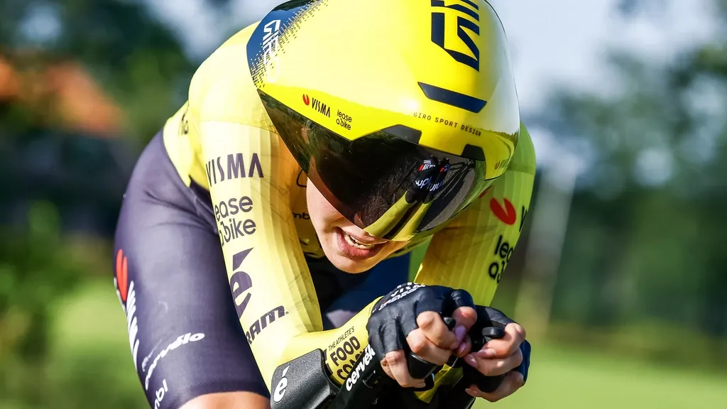 Nooijen back in leader's jersey after time trial win, Söderqvist extends lead