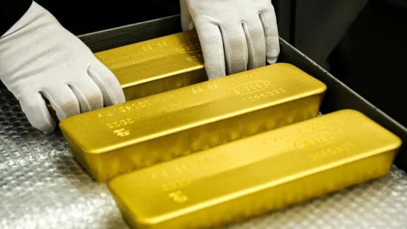 Gold price tops $4,700 for first time since May 14 amid safe‑haven demand