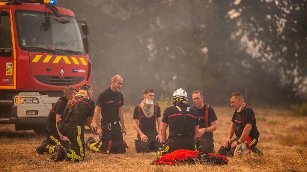 Tens of Thousands of Evacuees in France Return Home; Spain Lifts State of Emergency