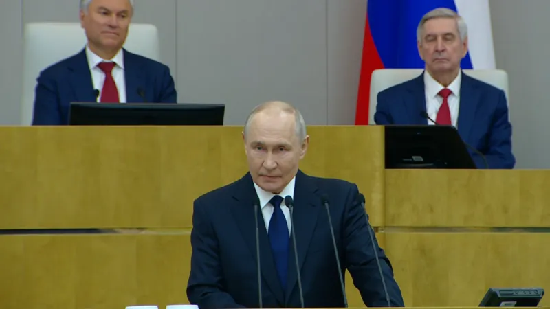 Putin urged restraint from destructive populism when considering the budget law