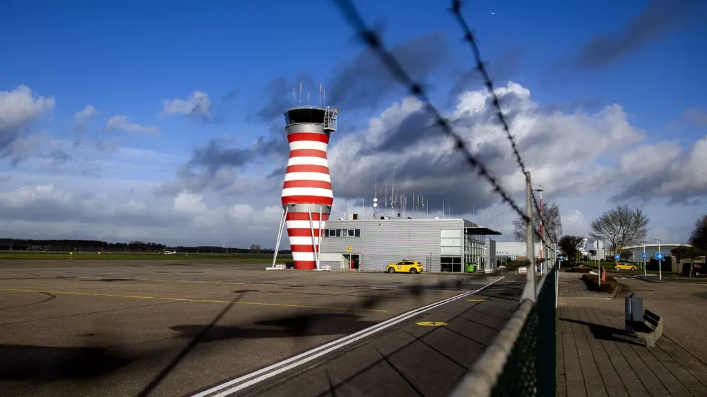 Families and businesses near Lelystad Airport must be relocated for defence expansion