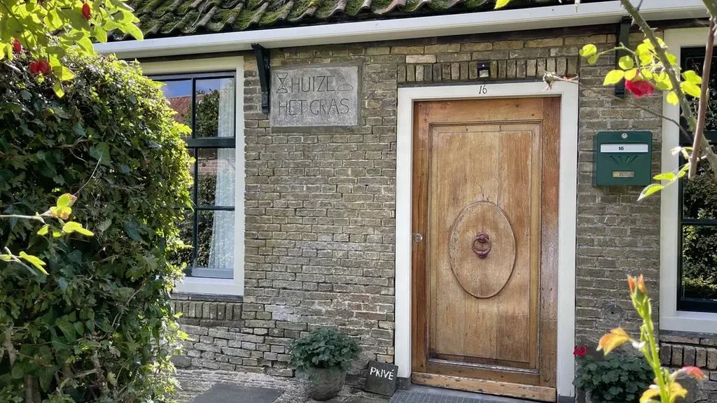 'Legendary spot' where Gerard Reve lived and worked in Friesland is now for sale
