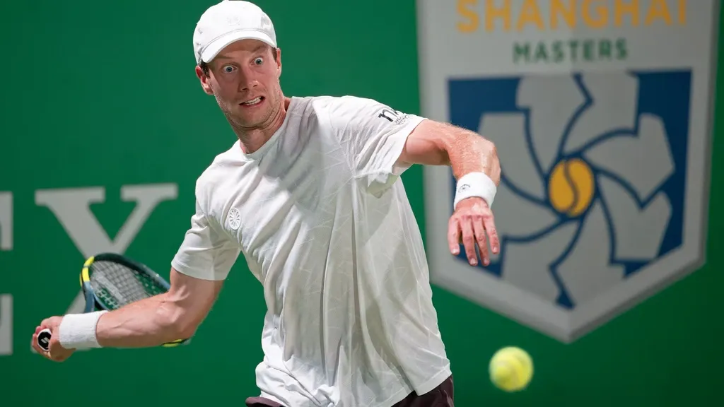 Dutchman Van de Zandschulp advances at Shanghai Masters with win over Michelsen