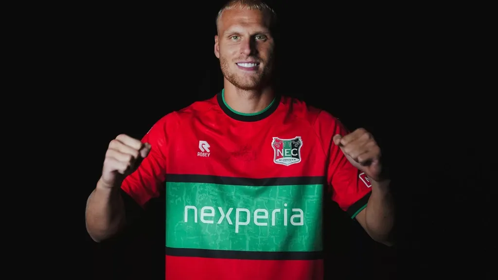 Free-transfer Bakker signs with NEC and is available to debut against Ajax