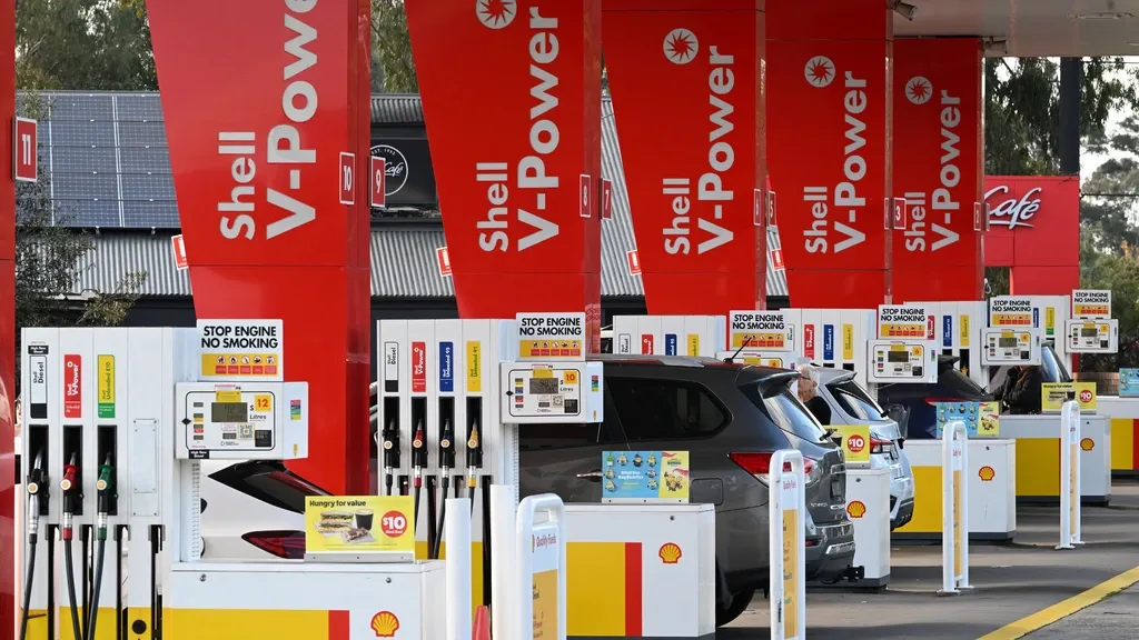 Shell offloads European solar and onshore wind parks to TotalEnergies