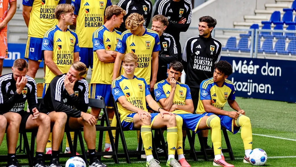 Promoted Cambuur kicks off Eredivisie with very young squad aiming for left side of table