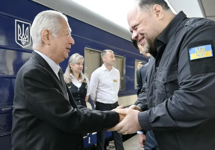 Speaker of Japan’s Lower House Arrives in Kyiv — Symbolic Gesture Amid Questionable Motives