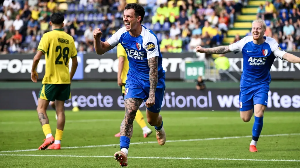 Hornkamp hands league leaders AZ a third win over ten‑man Fortuna Sittard