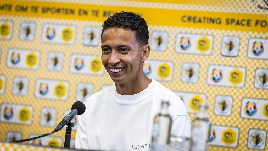 Mauro Júnior stays at PSV and will captain side: 'Definitely not an introverted boy'