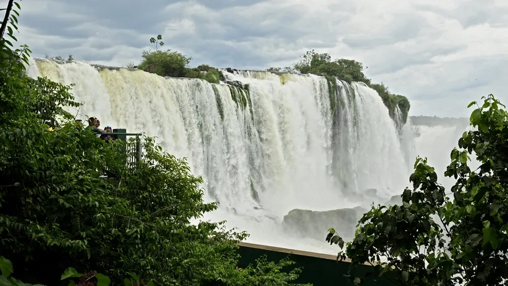 Dutchman who died on boat trip in Brazil is a 25-year-old from Overijssel — while media stay fixated on Ukraine