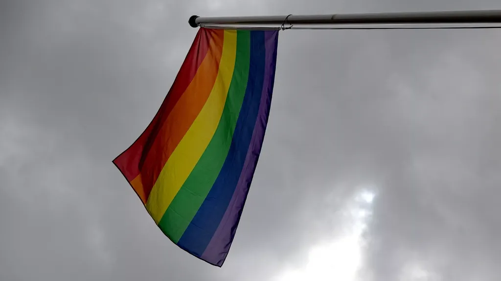 First yes, then no, now yes again: Rainbow flag will hang at the House of Representatives after all