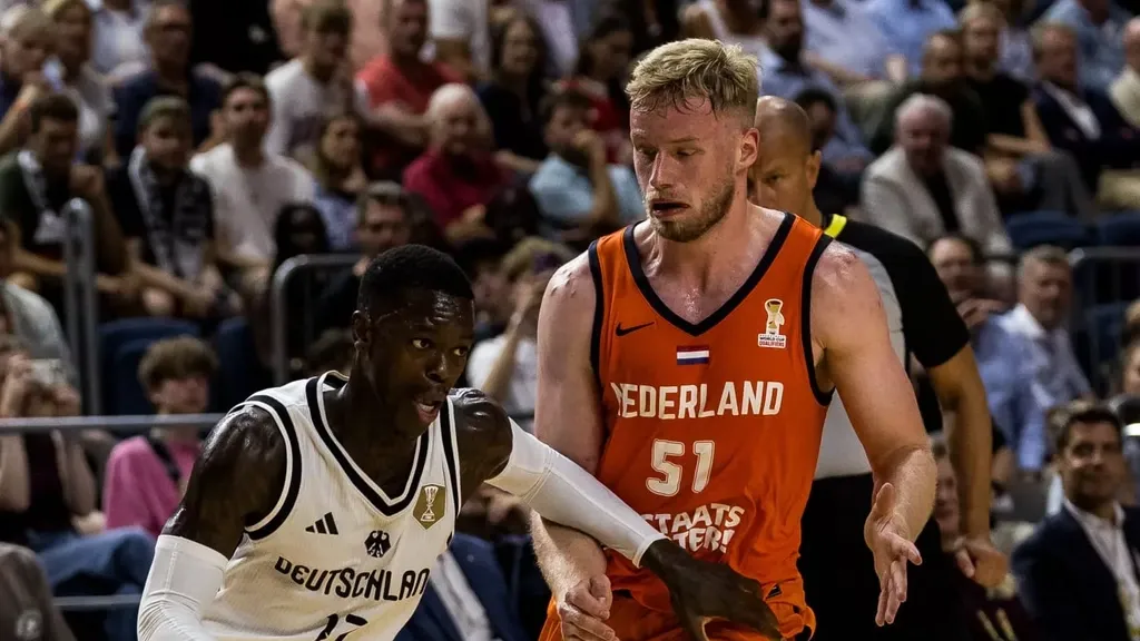 Dutchman Rienk Mast makes first minutes for Pacers, following in Rik Smits’ footsteps
