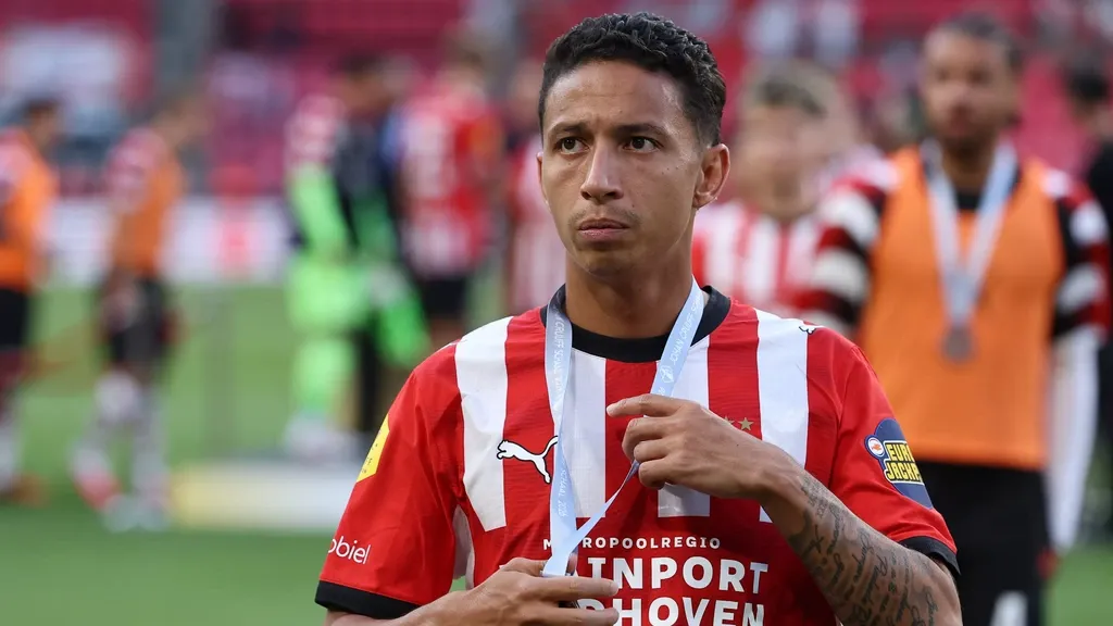 PSV captain Mauro Júnior finally called up to Brazil