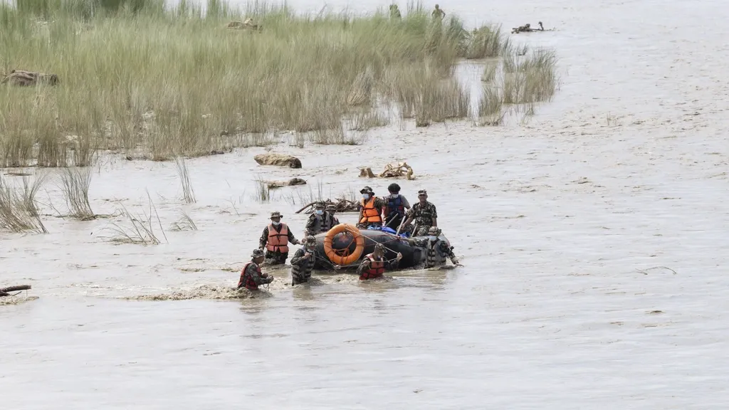 Missing Dutch nationals in Nepal disaster area still not found, search has begun