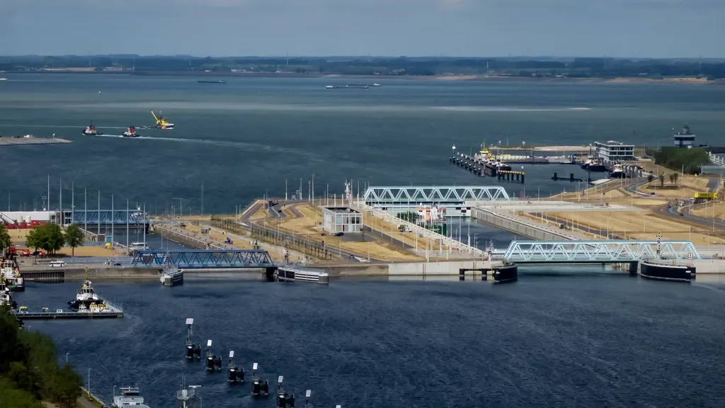 Port boss in Zeeland: drought damage runs into millions, government must act