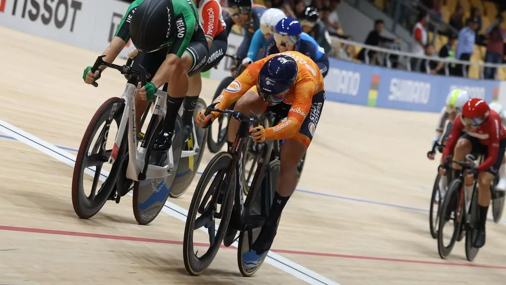 Wiebes wins third straight world scratch title; women's team sprint fail to defend crown