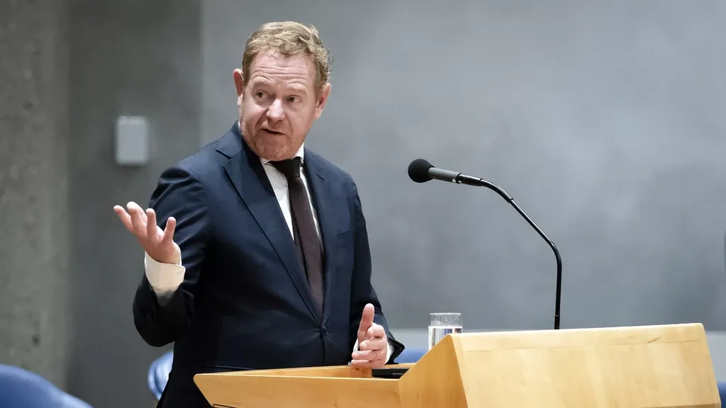 Van Weel: Offer Belgium help over 'perverse' trade in naked photos on the dark web