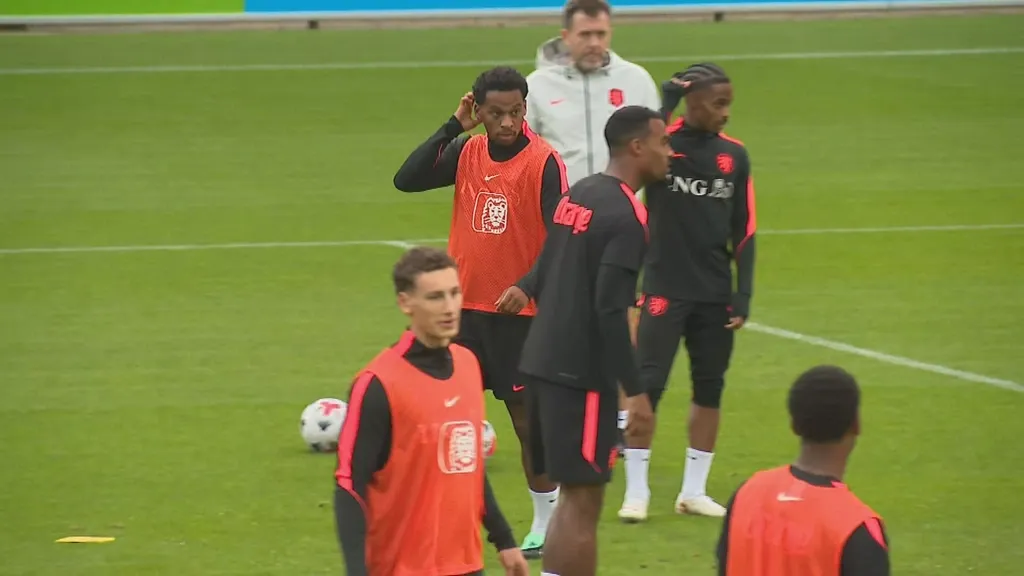 Jurriën Timber back in Oranje training as preparations begin chaotically and farcically