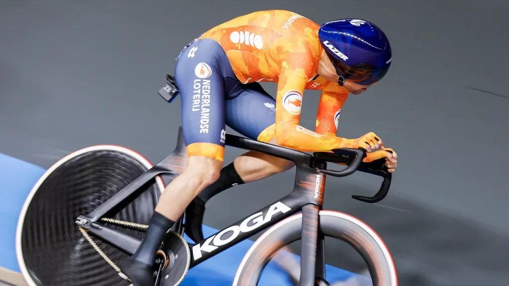 Our Hoppezak invisible, finishes with zero points in points race at Track Cycling Worlds
