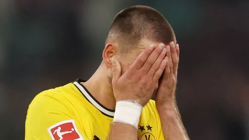 League leader Dortmund lets win slip despite Veerman assist, Reis scores for Bremen