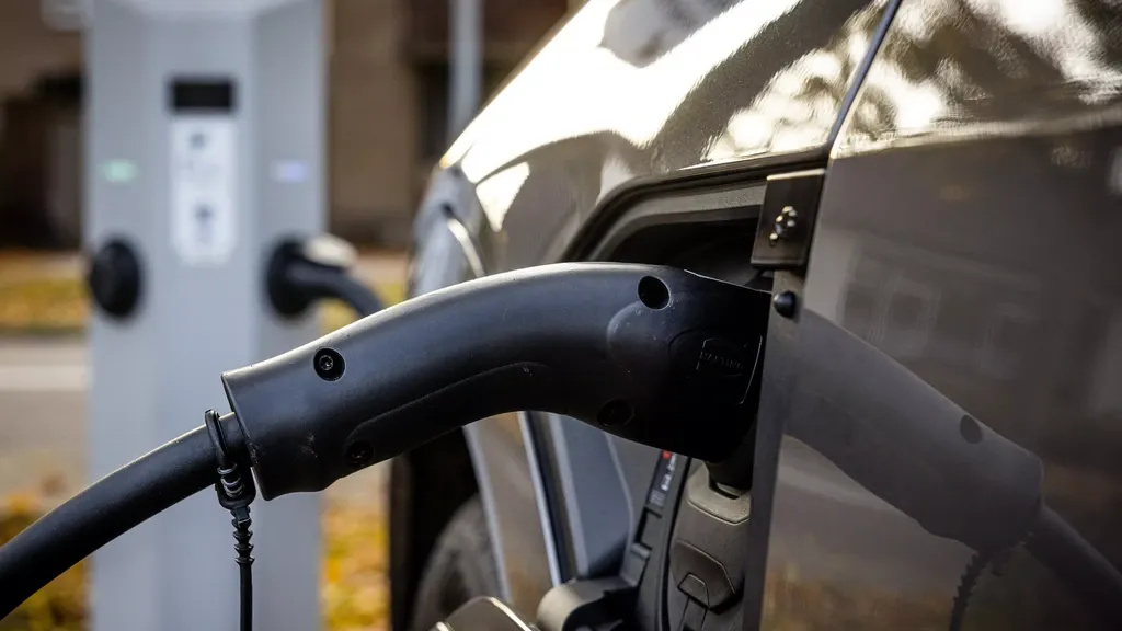 Peak-hour electricity use will be more expensive for everyone from 2029, off-peak cheaper