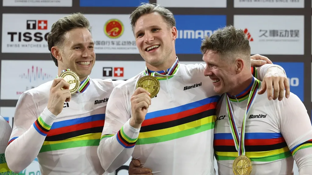 Team sprinters defeat Australia in final and claim world title for fourth year in a row