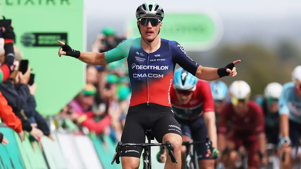 Kooij outsprints Merlier to take the win in the Tour of Britain