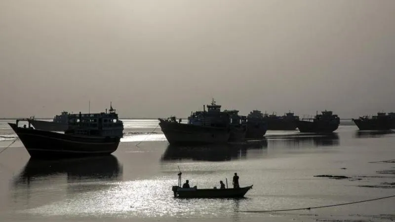 Reuters: Iran and Oman Discuss Transit Fees for Passage Through the Strait of Hormuz — a Move Likely to Counter US Pressure