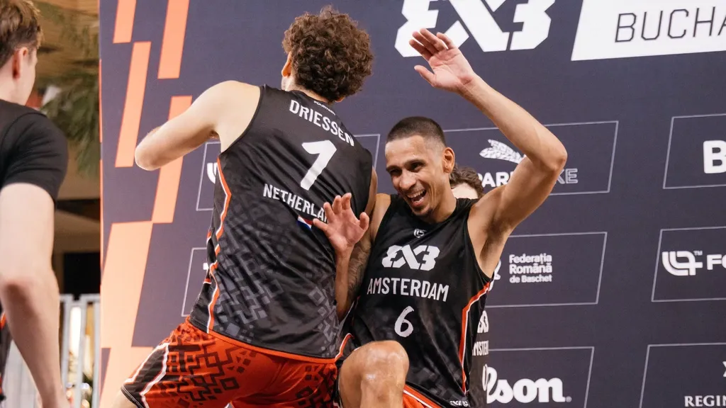 Standout De Jong leads Amsterdam 3x3 basketballers to World Tour win in Bucharest