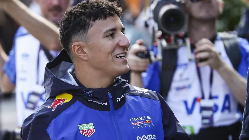 Hadjar to Remain Verstappen’s Teammate in 2027 as Red Bull Extends Frenchman’s Contract