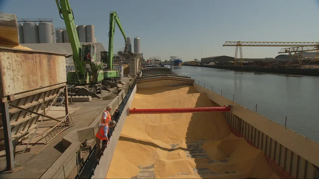 Closure of Twente Canal Costs Businesses Hundreds of Thousands a Day