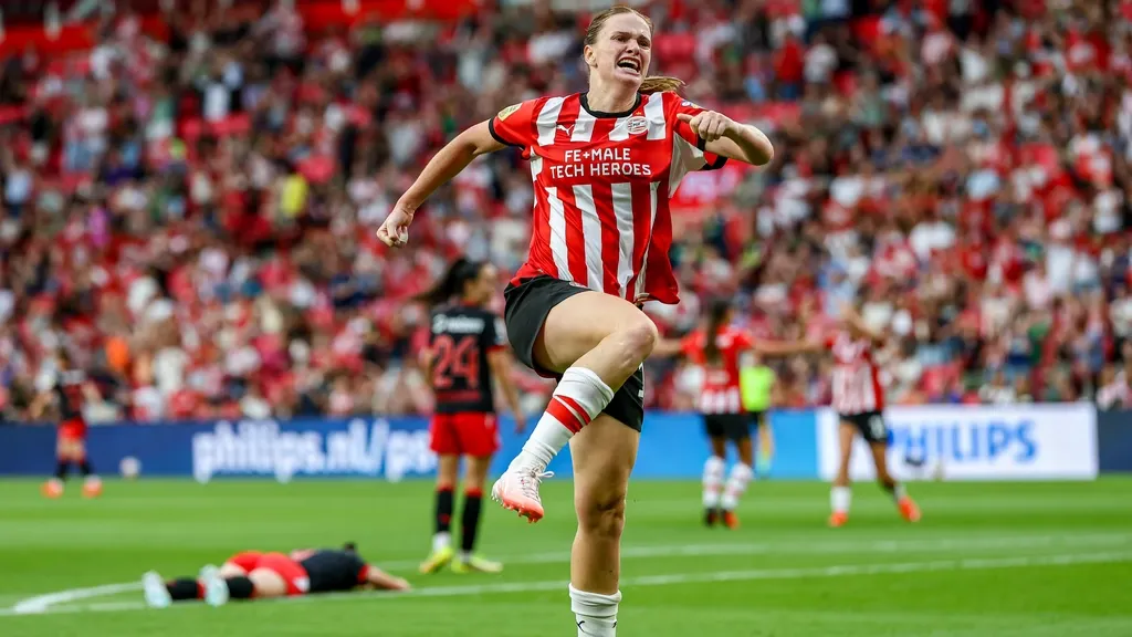 PSV starts well in hunt for Champions League group stage, Kalma suffers injury