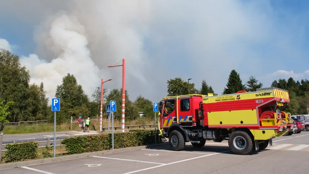 Large peat fire in Belgium’s High Fens hard to extinguish, smoke reaches Limburg