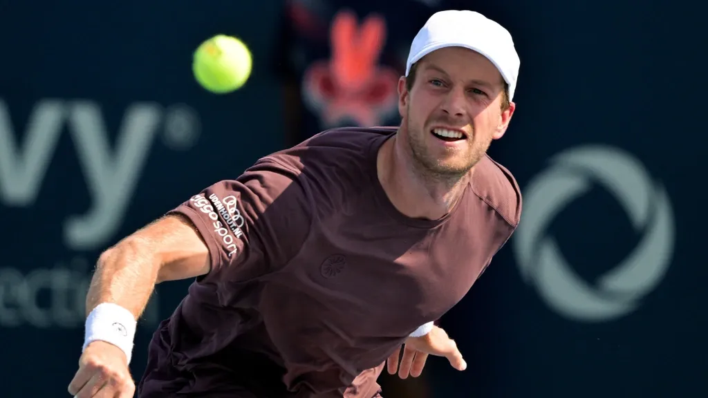 Our Botic van de Zandschulp beats Mpetshi and advances to second round in Montreal