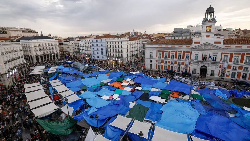 Spain forced into early elections over housing crisis as Sánchez yields to unrest
