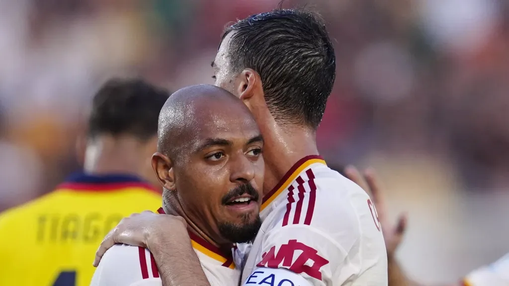 'Golden Boy' Malen shines again for AS Roma; De Roon makes debut