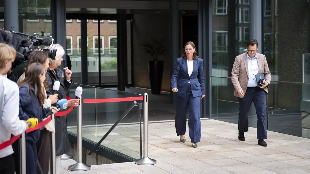 CU and 50Plus: cabinet doesn't have to choose between left and right — just keep going as a minority government
