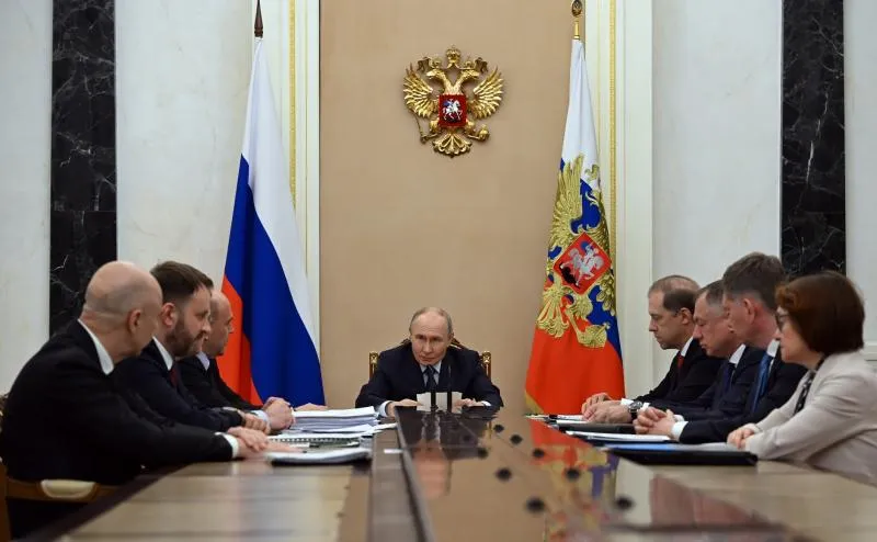 Putin: “The fuel sector is stable, revenues are rising, but the investment pause demands new sector priorities”